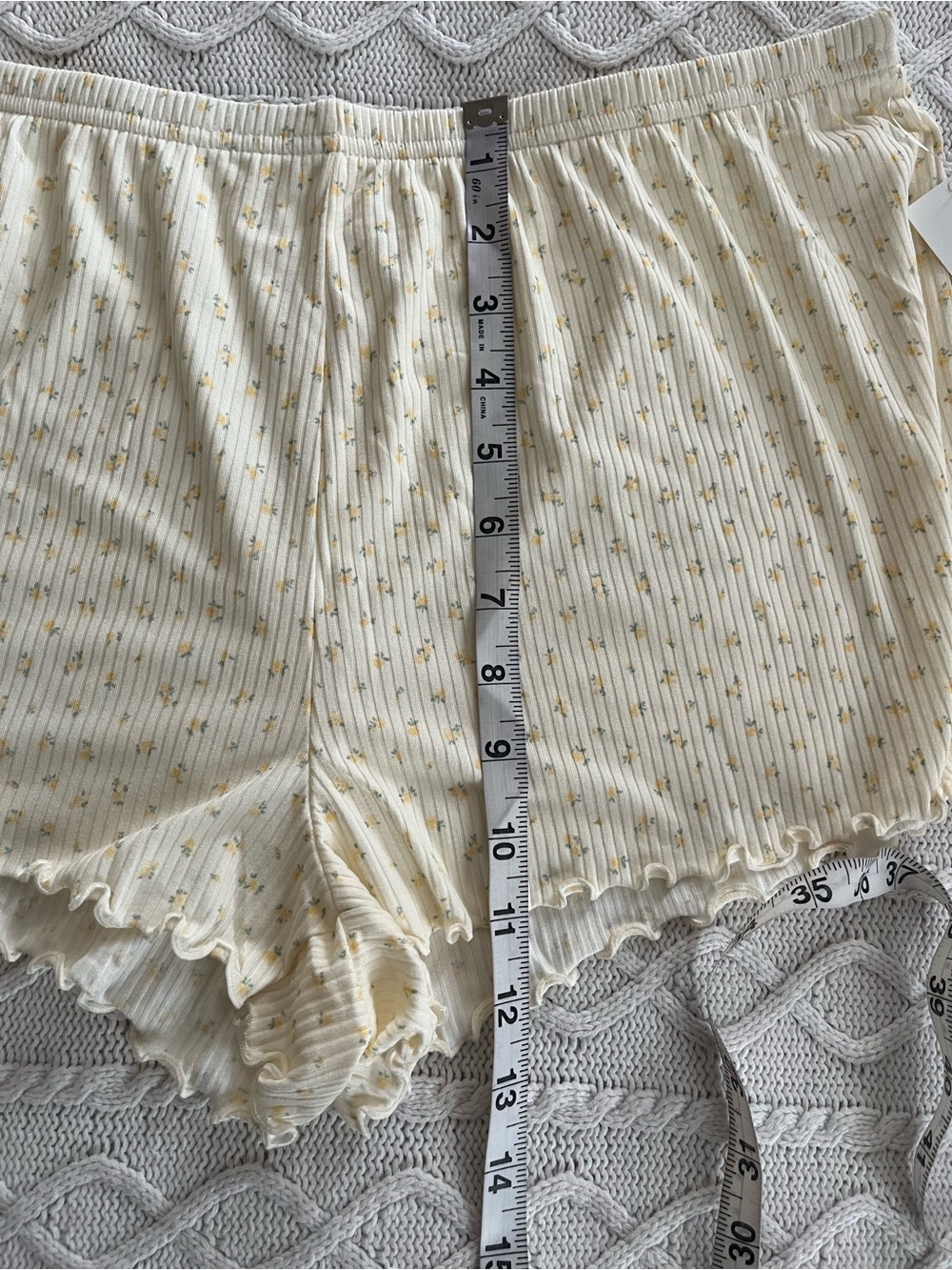 Laura Ashley “Yellow Roses” Lace-Trim Cami & Short Pajama Set Size Large - Picture 8 of 16